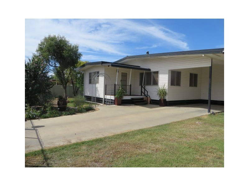 22 Mullavey Street, Roma QLD 4455