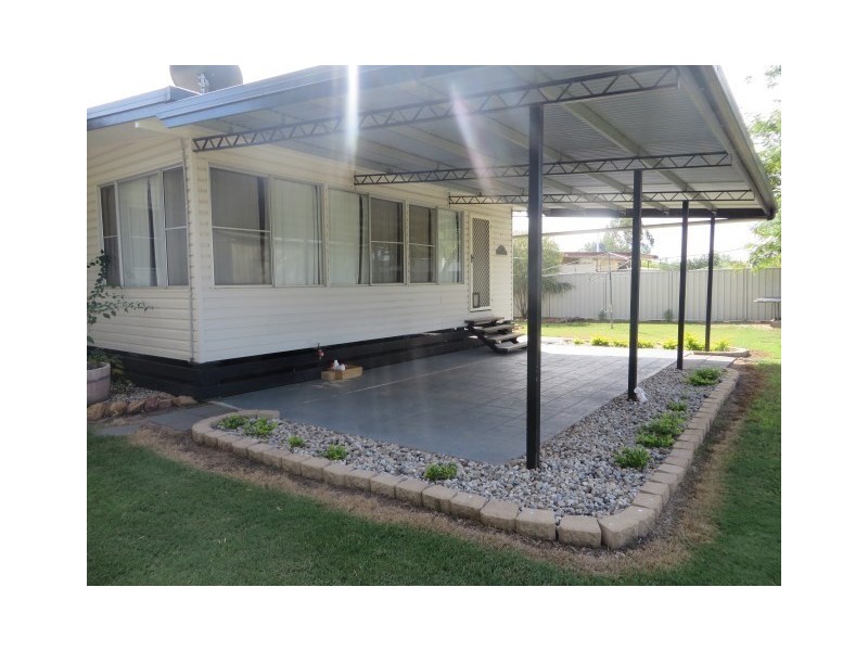 22 Mullavey Street, Roma QLD 4455