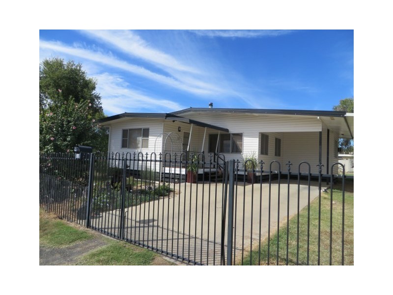 22 Mullavey Street, Roma QLD 4455