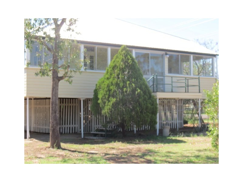 134 Arthur Street, Roma QLD 4455