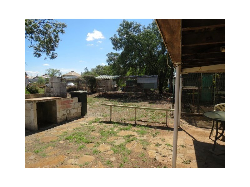 134 Arthur Street, Roma QLD 4455