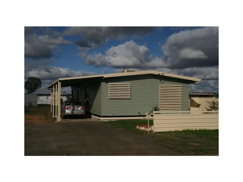 30 LUFF Street, Roma QLD 4455