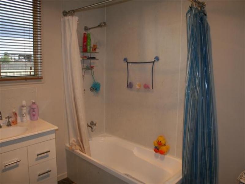 30 LUFF Street, Roma QLD 4455