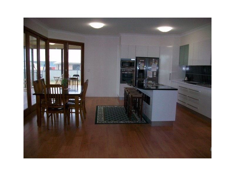6 Lockyer Crescent, Roma QLD 4455