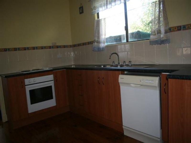 221 Edwardes Street, Roma QLD 4455