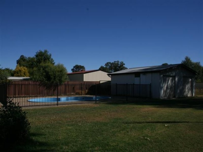 221 Edwardes Street, Roma QLD 4455