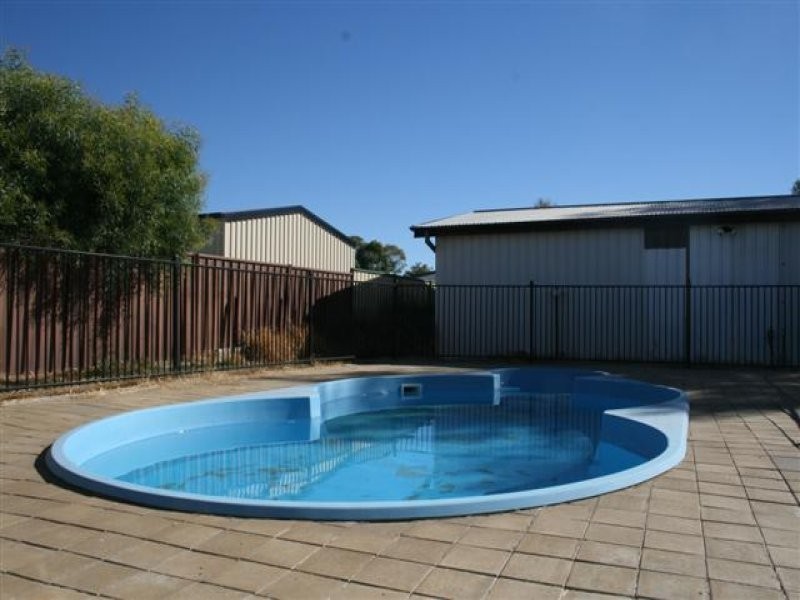 221 Edwardes Street, Roma QLD 4455