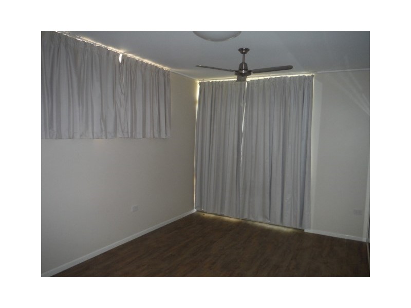 2 Nightingale Street, Roma QLD 4455
