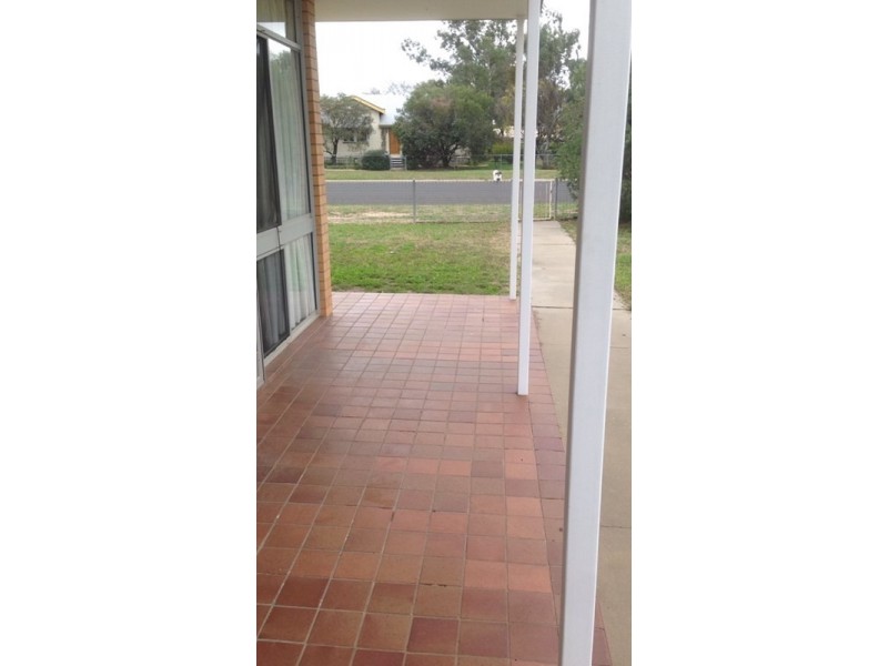 2 Nightingale Street, Roma QLD 4455