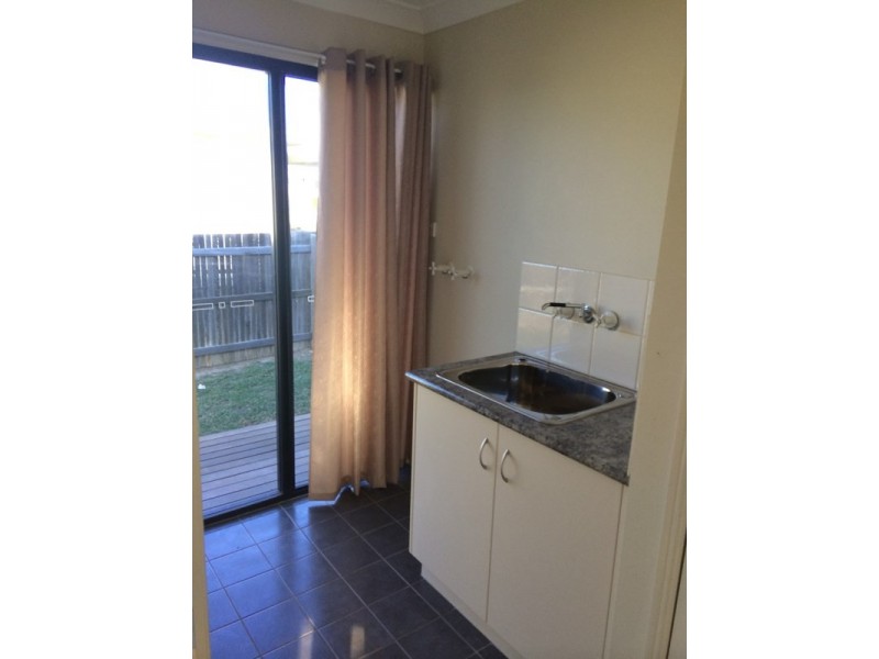 27 Robusta Drive, Roma QLD 4455