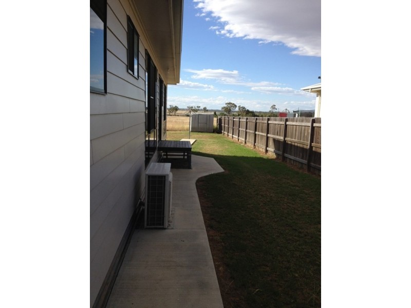 27 Robusta Drive, Roma QLD 4455