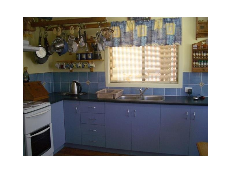 26 Bridge Street, Taroom QLD 4420