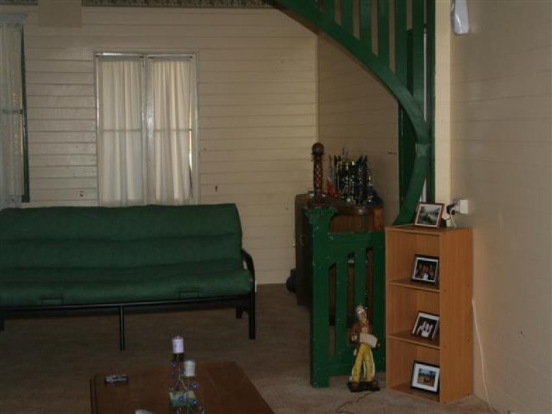 1 Hawthorne Street, Roma QLD 4455