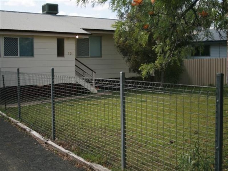 10 Holland Street, Roma QLD 4455