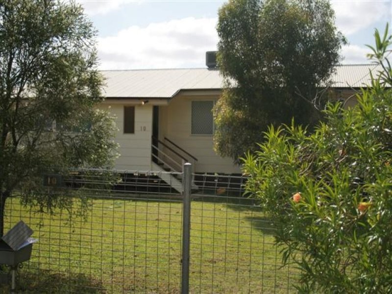 10 Holland Street, Roma QLD 4455