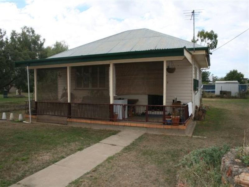 20 Lewis Street, Roma QLD 4455