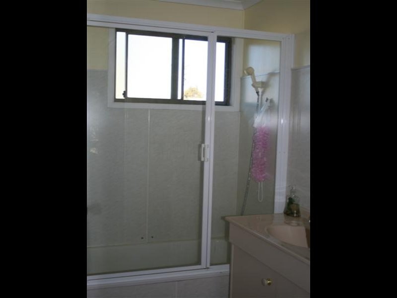 14 Elmer Street, Roma QLD 4455