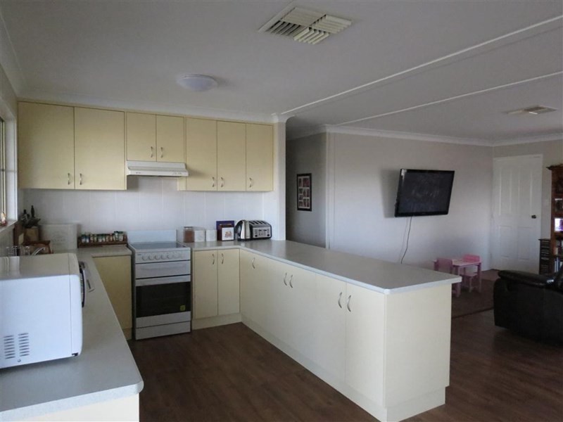 18 Bowens Lane, Roma QLD 4455
