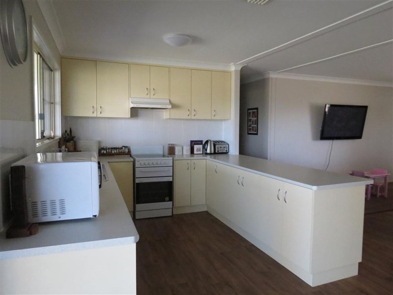 18 Bowens Lane, Roma QLD 4455