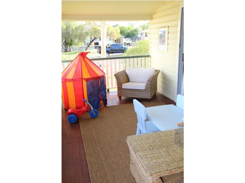 15 Hoffman Street, Roma QLD 4455