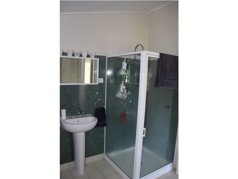 15 Hoffman Street, Roma QLD 4455