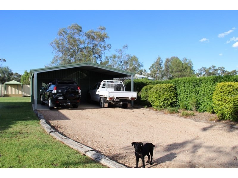 15 Hoffman Street, Roma QLD 4455