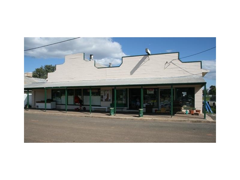 22 Stephenson Street, Yuleba QLD 4427