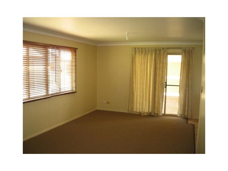 1/30 Rae Street, Roma QLD 4455