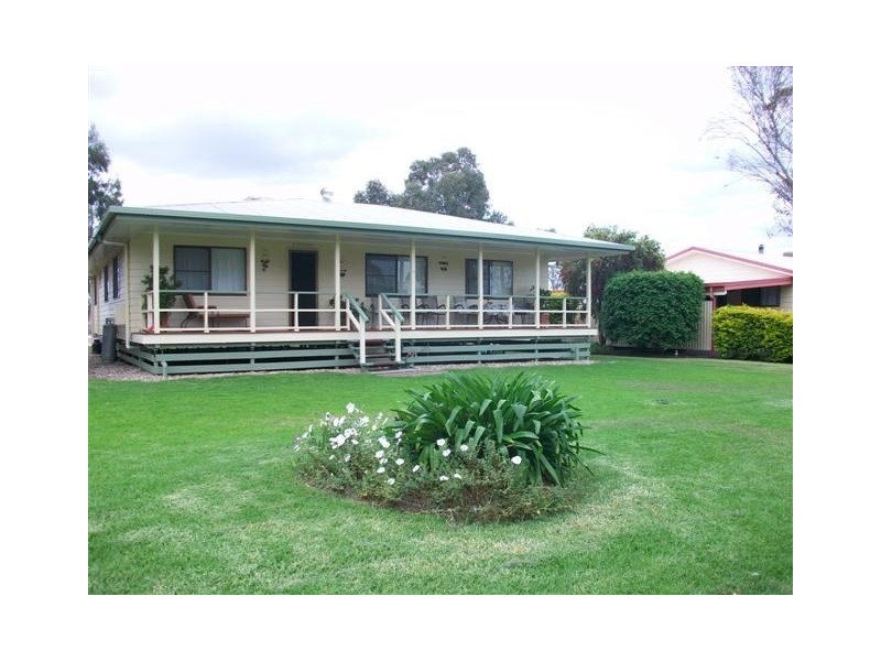 11 Powell Street, Roma QLD 4455