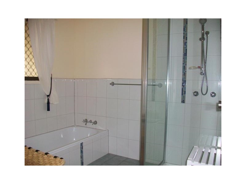 11 Powell Street, Roma QLD 4455