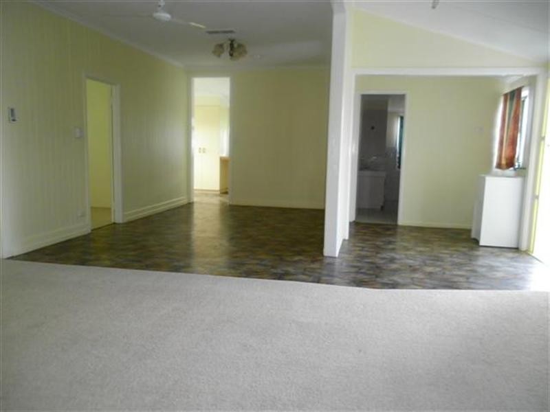 50 Southside Store, Roma QLD 4455