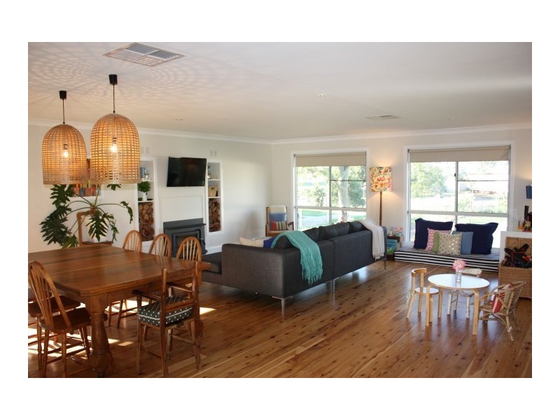 24 Powell Street, Roma QLD 4455