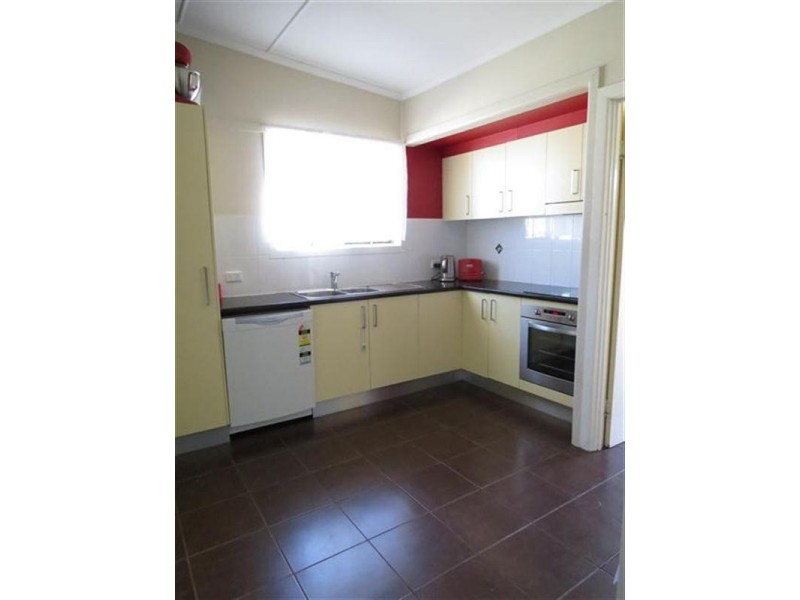 108 Northern Road, Roma QLD 4455