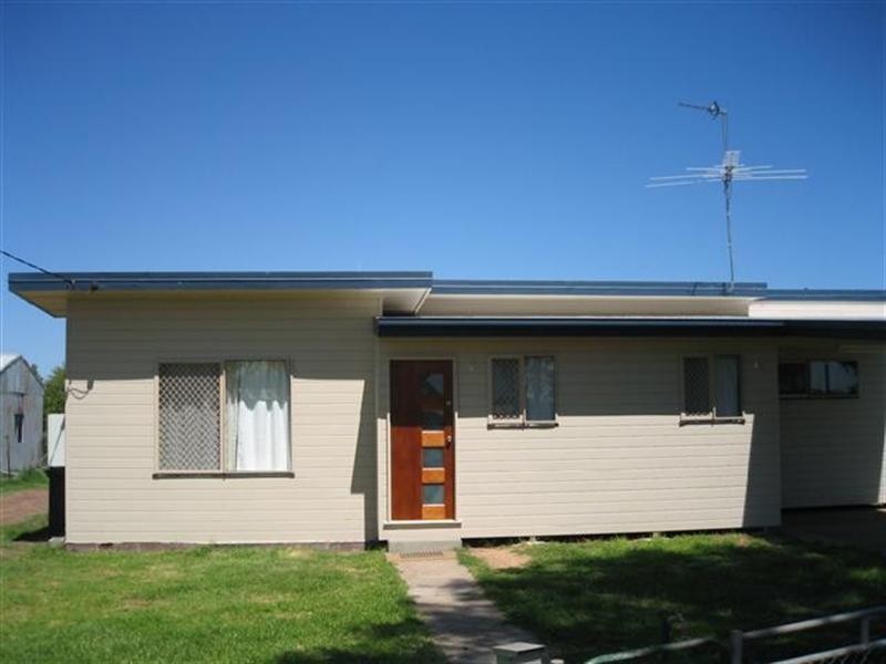 108 Northern Road, Roma QLD 4455