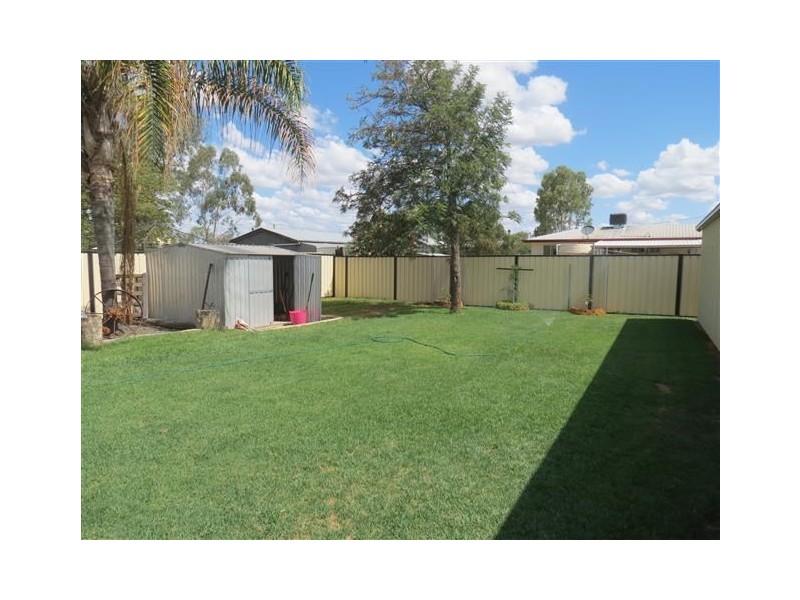 52 Raglan Street, Roma QLD 4455