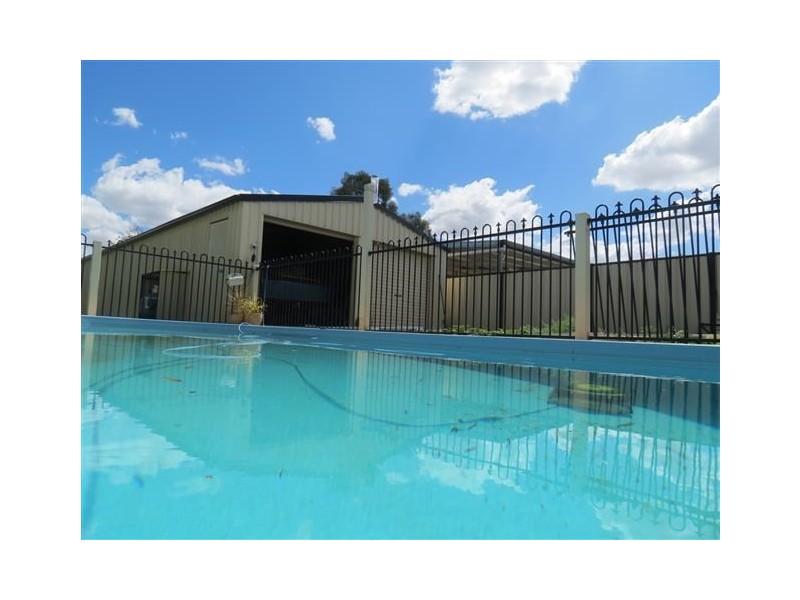 52 Raglan Street, Roma QLD 4455