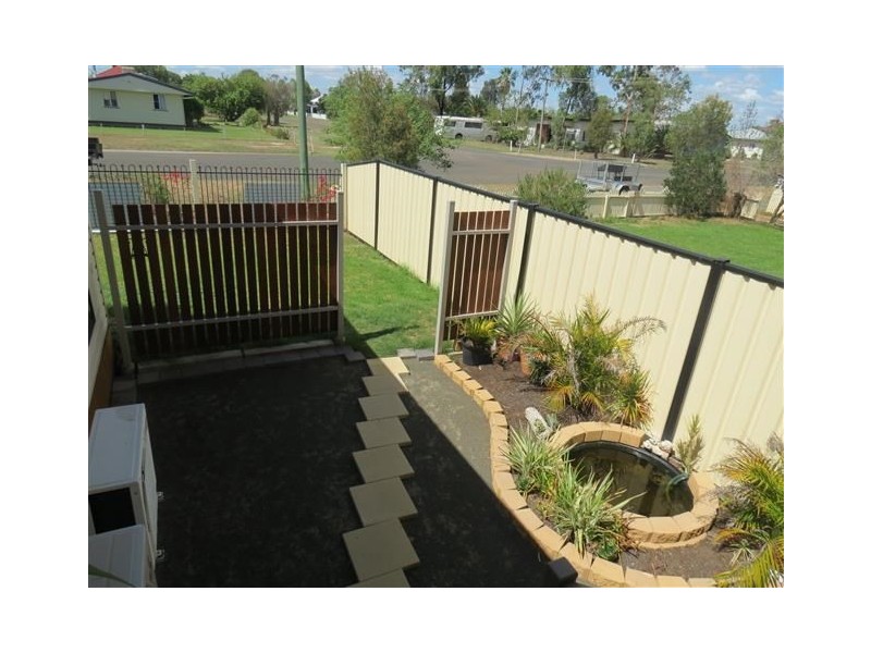 52 Raglan Street, Roma QLD 4455