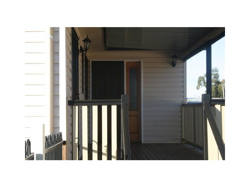 52 Raglan Street, Roma QLD 4455