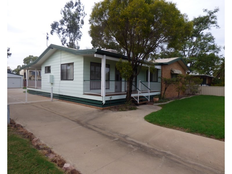 8 Roma Crescent, Roma QLD 4455