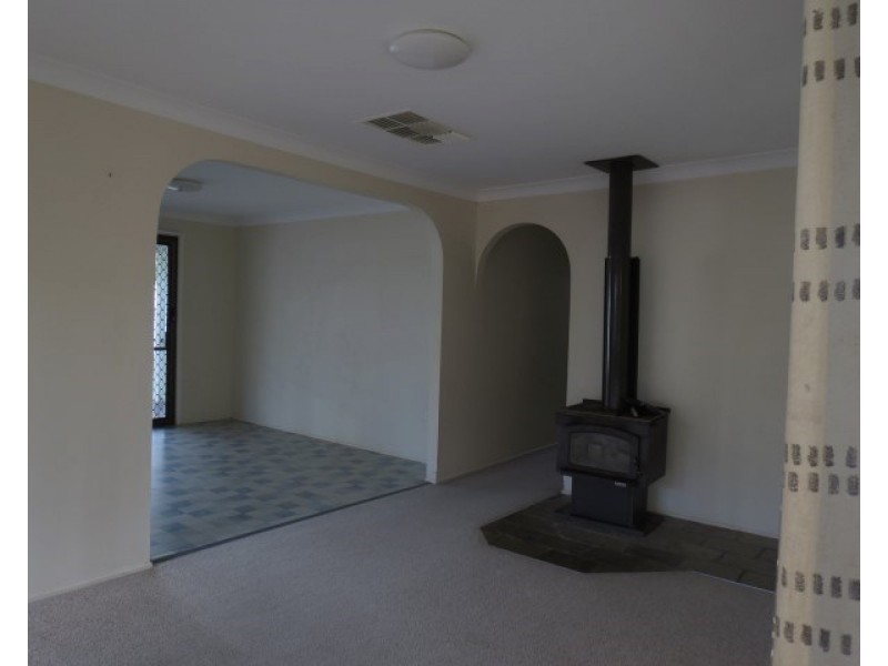 8 Roma Crescent, Roma QLD 4455