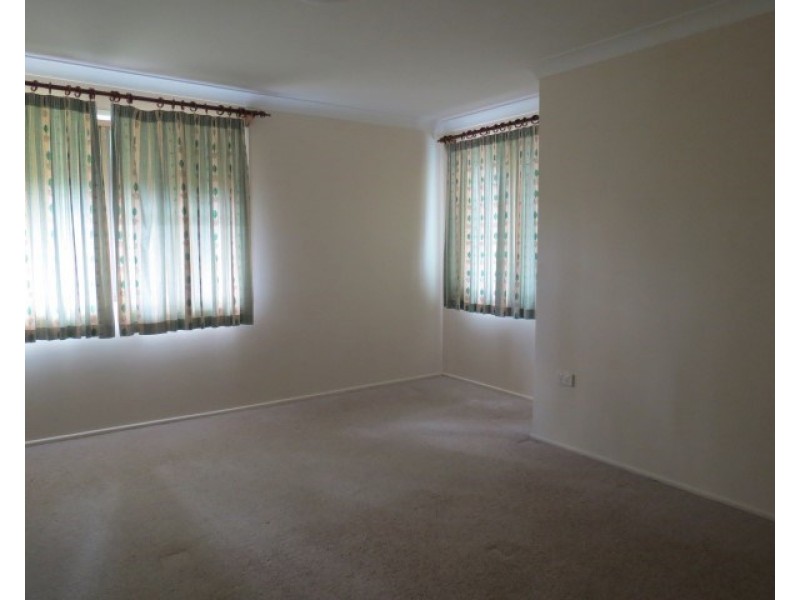 8 Roma Crescent, Roma QLD 4455