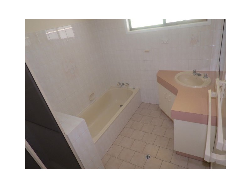 13 Everingham Avenue, Roma QLD 4455