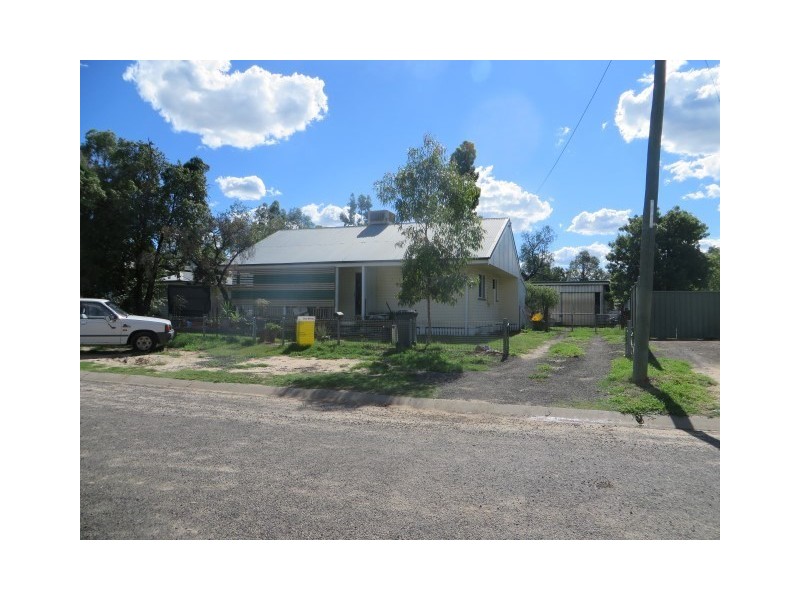 17 McEwan Street, Roma QLD 4455