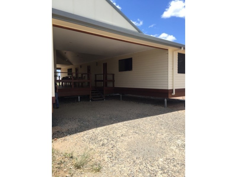 6 Bass Street, Yuleba QLD 4427