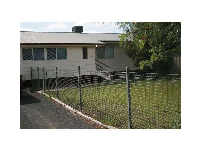 10 Holland Street, Roma QLD 4455