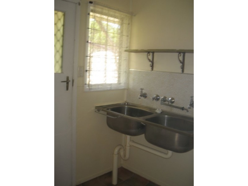 10 Holland Street, Roma QLD 4455