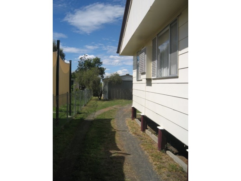 10 Holland Street, Roma QLD 4455