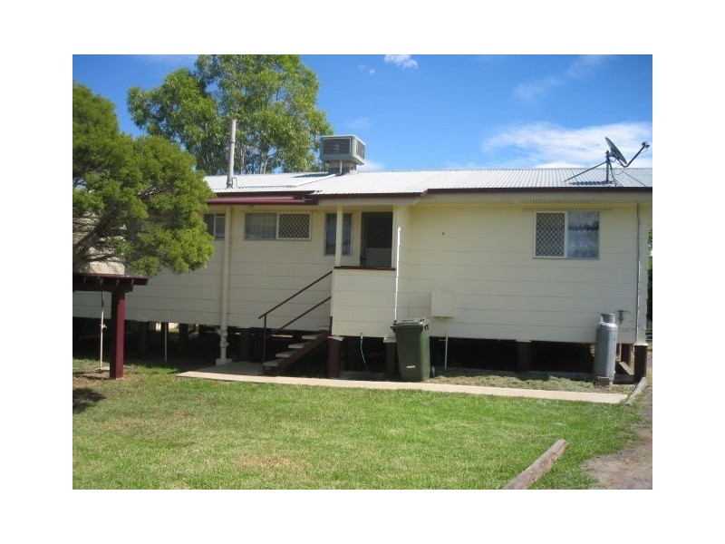 10 Holland Street, Roma QLD 4455