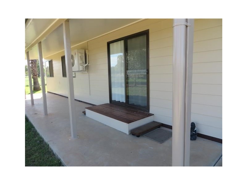 60 McPhie Street, Roma QLD 4455