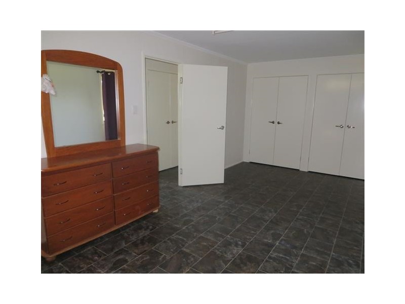 60 McPhie Street, Roma QLD 4455